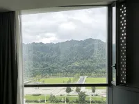 Yibin Lingang University City Convention and Exhibition Center Atour Hotel - Mountain view