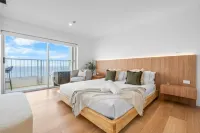The Coastal - Luxury Beachfront Apartments with Parking & Pool