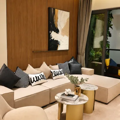 R&F SEINE REGION BY MEGA REALTY Отели рядом с достопримечательностью «Торговый центр JB City Square»