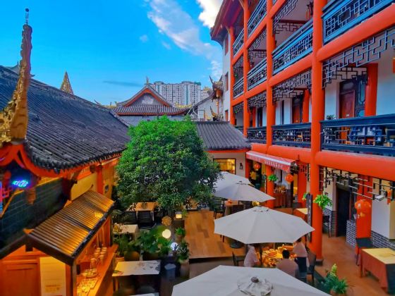Wenjun Courtyard Hotel (near metro station, English-speaking service, travel agency)