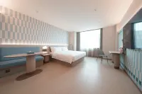 HanTing Hotel (Huocheng Qingshuihe) - parking