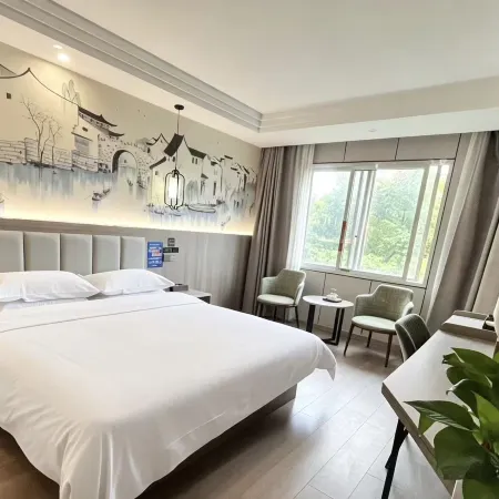 Huaju Hotel (Haining Haichang Road subway station store)