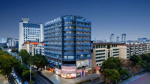 麗楓酒店（鷹潭站凱翔中心廣場店） - 停車場