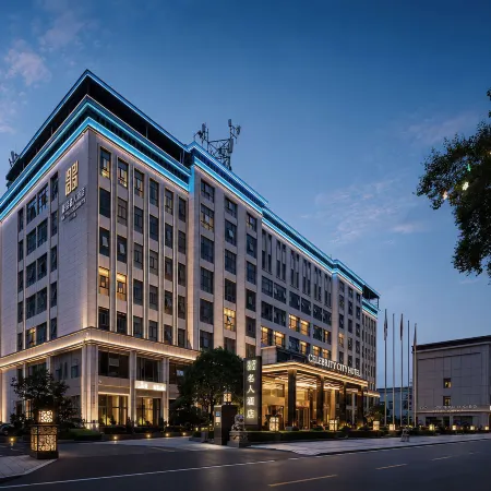 Royale Celebrity Hotel