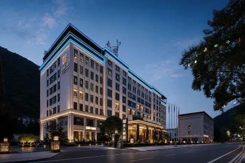 Royale Celebrity Hotel - 3-Star
