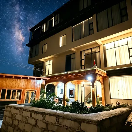 Litang Yongzong Hotel