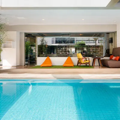 Journeyhub Sukhumvit 26 Отели рядом с достопримечательностью «Станция BTS Пхром Пхонг»