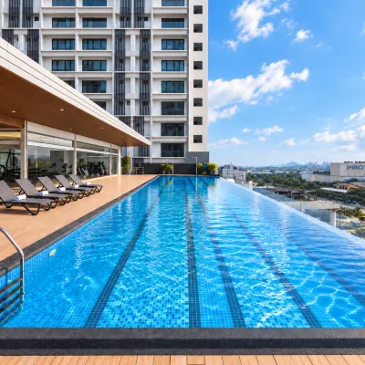 FOX Hotel Glenmarie Shah Alam Hotels near Evolve Concept Mall
