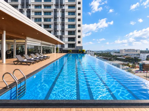 FOX Hotel Glenmarie Shah Alam - Infinity Pools