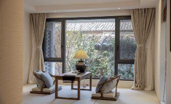 Liubai Hotel(Ying Tan North Station )