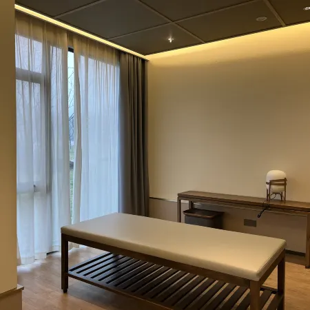 Zhenjiang Jurong Hantian Langyue Star Hotel (Baohuashan Scenic Area)