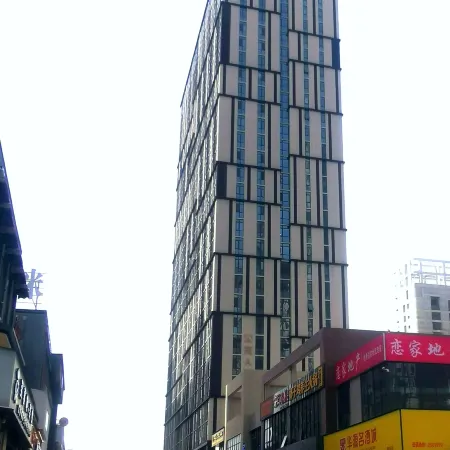 Elegant Residence Movie Homestay (Zhumadian West Station Jianye Triumph Plaza)