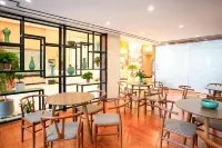 Fengyuan Fashion Hotel (Jinhua High-speed Railway Station)