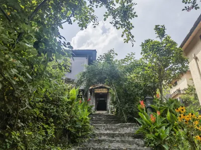 Xinlv Time Inn (Yuanyang Terraced Field Scenic Area) Hotels near Taizinai