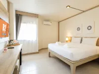 B2 Phitsanulok Boutique & Budget Hotel Hotels near Wat Chulamani