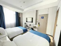 7Days Inn Hotel (Xiangqian Guangchang Square) Hotels near Wanyuan Railway Station