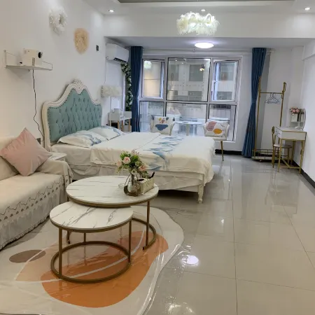 Chenzhou Yunshang Apartment (Wuling Square)