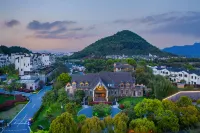 Anji Longwangxi Golf Resort Villa Hotels near Xiaofeng Revolutionary Martyrs Cemetery