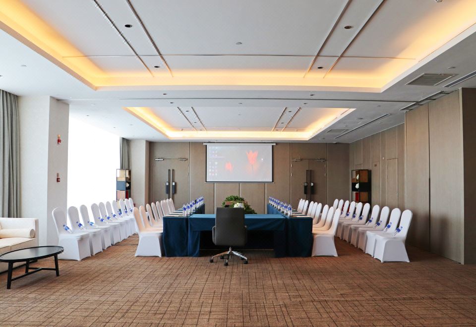 2. 하워드 존슨 진..