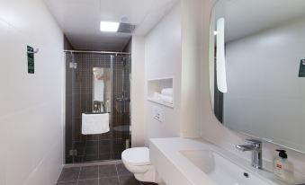 Elong R.YUN Hotel (Shijiazhuang Railway Station Suncun Subway Station)