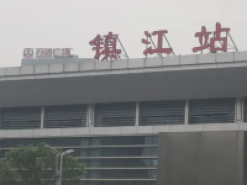 Laughingguagua Electrical Sports Hotel (Zhenjiang Railway Station North Square Branch)