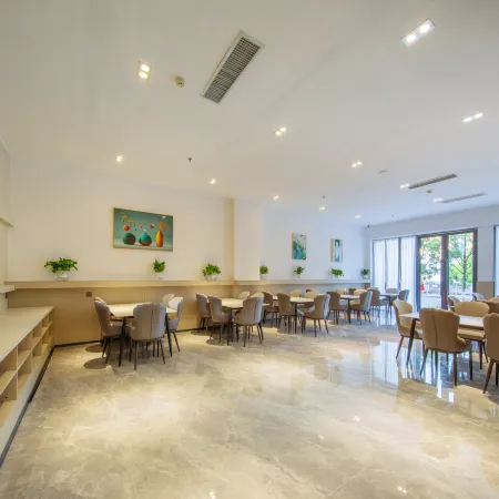 Qujing Jinjiang Bo'an Hotel