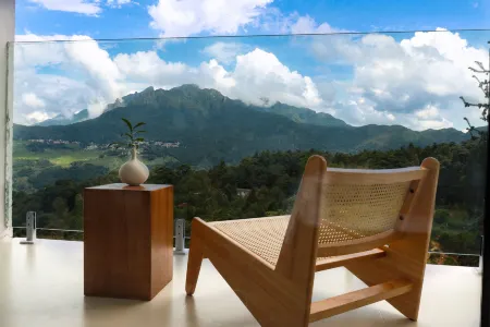 First Seeing the Far Mountain Natuae Senjun Yunhai Concept Homestay Отели рядом с достопримечательностью «Pu Gao Lao Zhai»