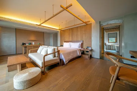 PEIYILODGE LINGFENG Отели рядом с достопримечательностью «Zhejiang Yuxiang Vocational and Technical College»