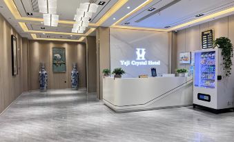 Crystal Hotel At Seasons