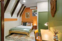 Bounce Magnetic Island and Koala Park Hotel a 