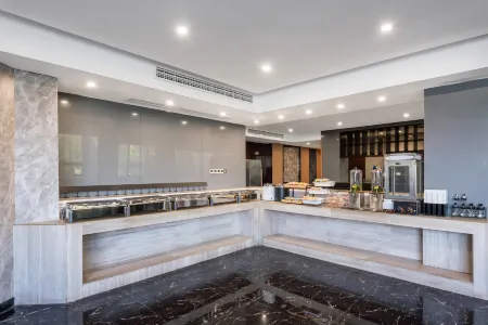 Xiushan Jiahao Hotel Отели рядом со станцией Xiushan Railway Station