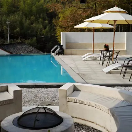 Moganshan Lingshang · Mountain Luxury Wenquan Vacation Apartment