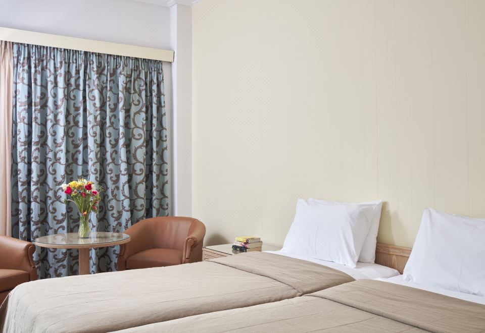 2. 칸디아 호텔 아..