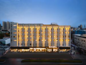 Juzuo Hotel (Zhengzhou Economic Development Zhongyuan Futadong Subway Station)