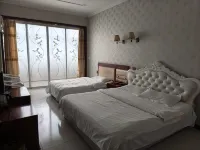 Holiday Hotel - balcony