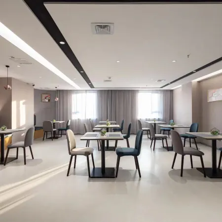 Homeinn Selected Hotel (Tieling Railway Station)