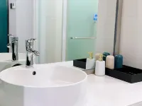 Mercure Lizun Hotel (Hebi East High-speed Railway Station)