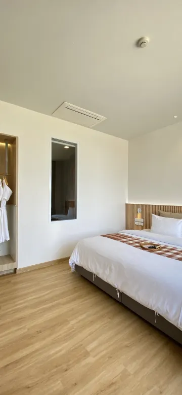 ห้องดีลักซ์เตียงใหญ่ วิวสวน