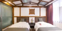 Yizhu Qingfeng Homestay (Zhangjiajie Wulingyuan Logo Gate Forest Park Branch) - Breeze Building B Manxi Twin Room