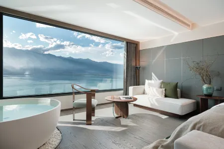 Dali Twelve Clouds Villa Seaview Hotel (Erhai Branch)