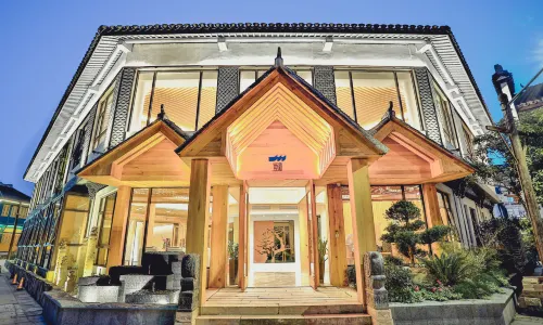 Banwo Zhenpin B&B (Hengdian Film and Television City Branch)