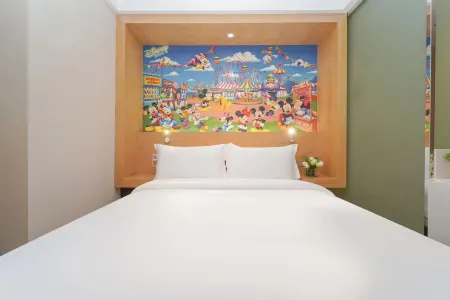 Jinglai Hotel (Shanghai Chuansha Metro Station) Отели рядом с достопримечательностью «Residence of Family Tao»