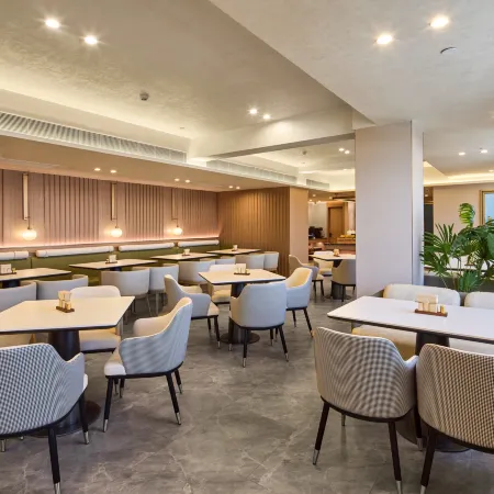 Starway Hotel (Chenggu New Century Plaza) Отели в г. Чэнгу