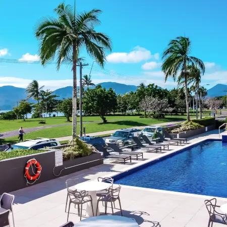 Cairns Harbourside Hotel