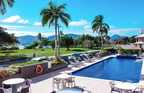 開恩茲海港酒店