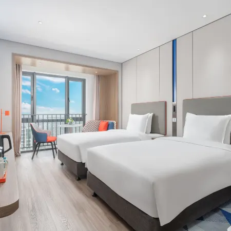 Holiday Inn Express GUANGZHOU PANYU DASHI by IHG Отели рядом с достопримечательностью «Панью»