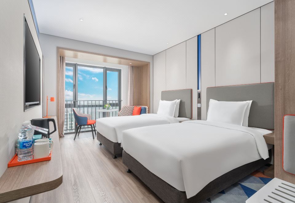 5. 홀리데이 인 익..