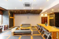 Liangqi Future Hotel (Huainan Business and Trade Plaza)