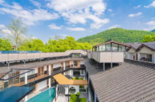 Light and wind ROOF Tangquan House (OMG Heartbeat Park Store) Hotels near Yaolin Wonderland Scenic Area