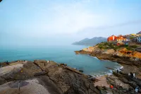 Light Luxury · Listening to the Waves by the Sea Seaview Homestay - Ocean View